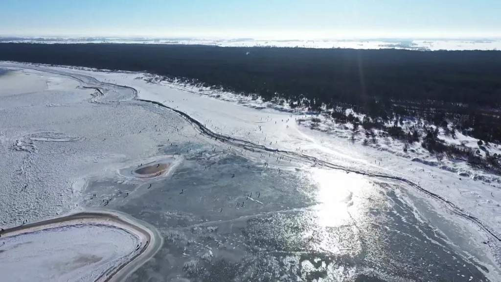 Baltské moře u Gdaňsku zamrzlo