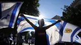 Izraelsko-palestinský konflikt přerostl 15. června 2021 v otevřené demonstrace izraelských nacionalistů a Palestinců podporujících islamistickou politickou stranu Hamás