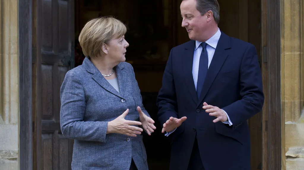 Britský premiér David Cameron s německou kancléřkou Angelou Merkelovou