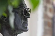 Busta Miloše Formana ozdobila jeho rodný dům v Čáslavi