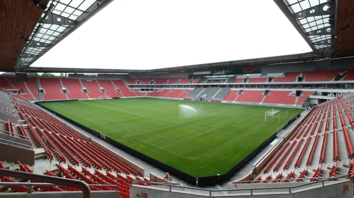 CEFC má stoprocentní podíl ve stadionu v pražském Edenu.