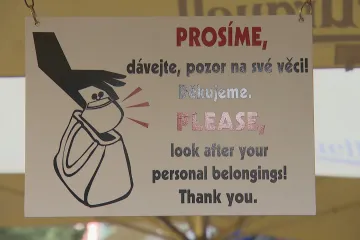 Počet krádeží roste, zloději se zaměřují na potraviny či kosmetiku. Vracejí se také kapsáři, převažují Češi