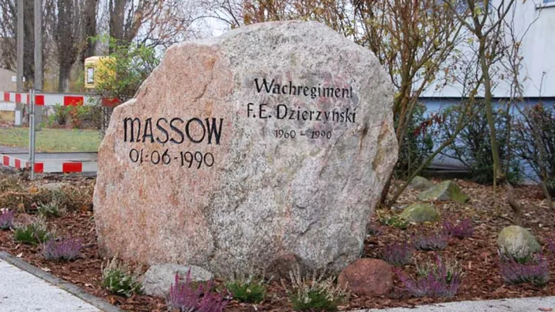 Pomník příslušníkům elitní jednotky Stasi