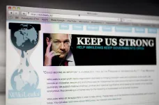 Před 10 lety server WikiLeaks zveřejnil utajované vojenské dokumenty o válce v Iráku, Assange teď čeká na soud o vydání do USA