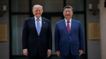 Americký prezident Donald Trump a čínský prezident Si Ťin-pching na snímku z 15. května 2026