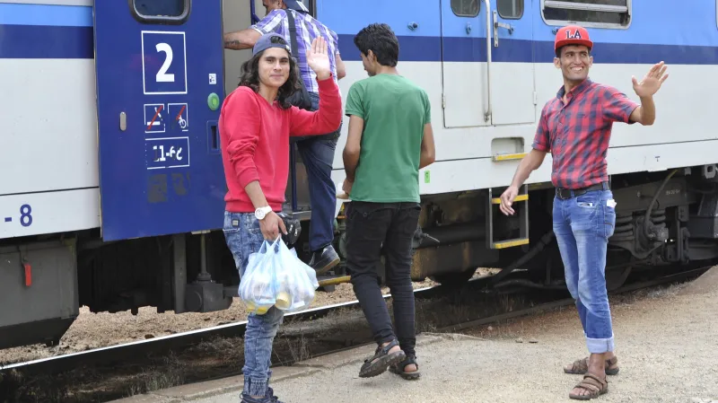 Syřané propuštění z uprchlického zařízení v Zastávce u Brna