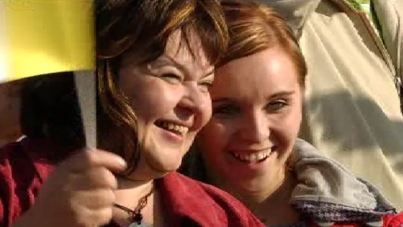 Věřící vítají papeže v Brně