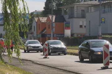 S prázdninami odstartovaly také uzavírky, omezení se týkají i MHD