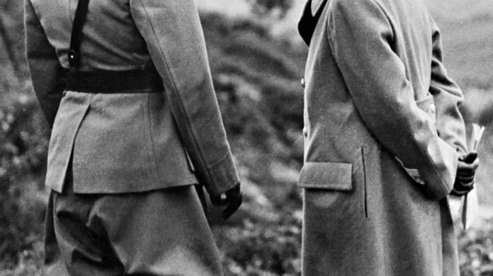 Král Viktor Emanuel III. s Benitem Mussolinim