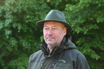 Ministr Šebestyán odvolal ředitele Lesů ČR Šafaříka