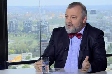 NATO a Rusko neválčí. Hrají spolu šachy