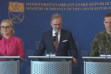 Česko letos dodalo Ukrajině 24 tanků a 76 bojových vozidel, řekl Fiala po schůzce s Černochovou a Řehkou