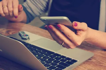 Internetové bankovnictví využívá stále více lidí