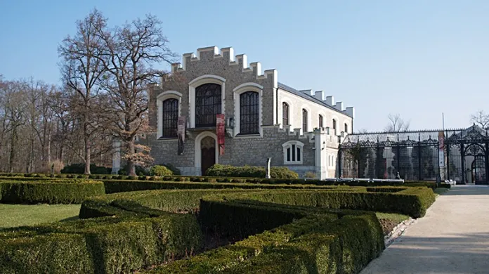 Alšova jihočeská galerie sídlí v Hluboké nad Vltavou