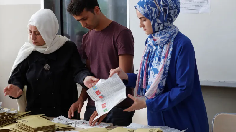 Turecko sčítá prezidentské a parlamentní volby