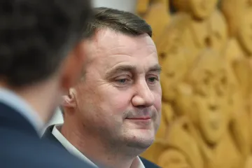 Mimořádný sněm Starostů pro Liberecký kraj podpořil obviněného hejtmana Půtu