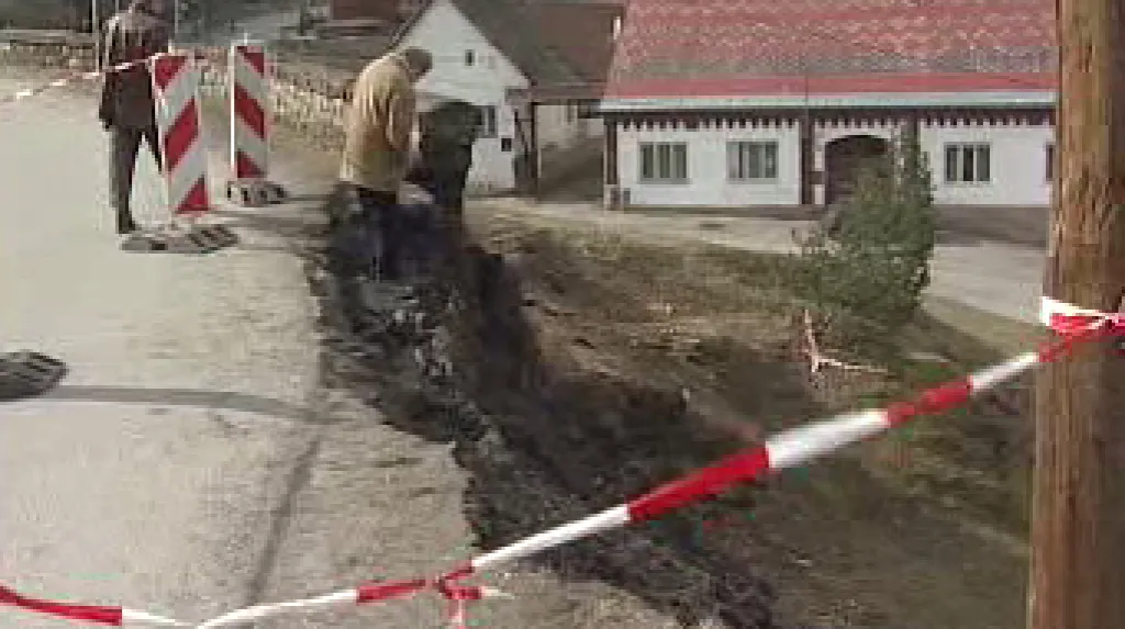 Propadlá silnice