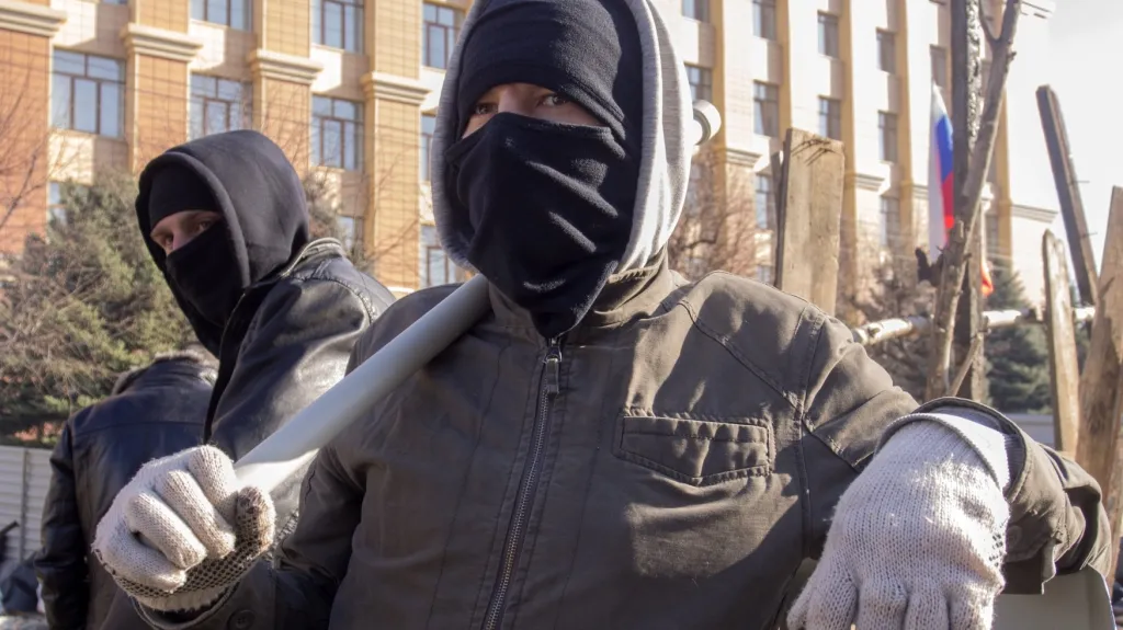 Proruští aktivisté v Luhansku