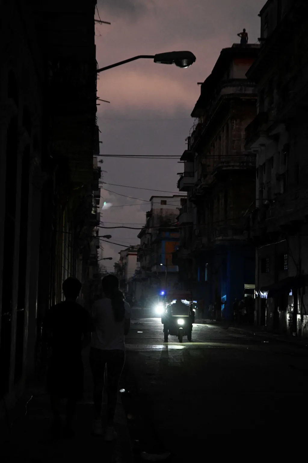 Havana se ponořila do tmy