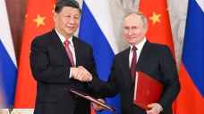 Si Ťin-pching a Vladimir Putin v Moskvě