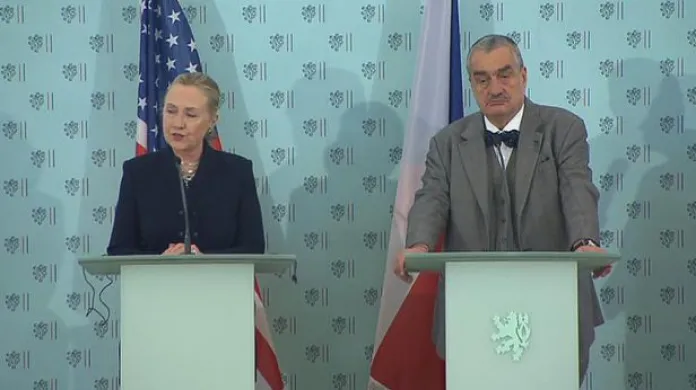Brífink Hillary Clintonové s Karlem Schwarzenbergem