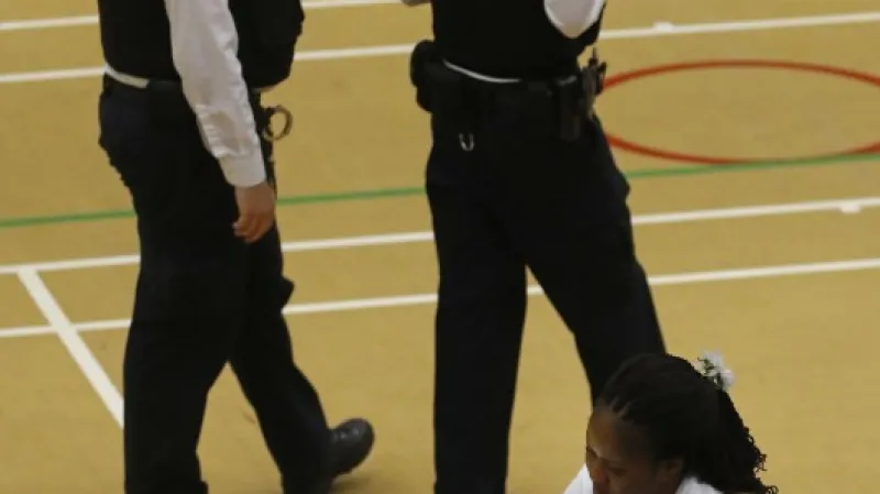 Na britské volby dohlížejí policisté