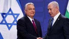 Maďarský premiér Viktor Orbán a jeho izraelský protějšek Benjamin Netanjahu (zleva)