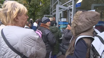 Fronty na úřadech práce kvůli superdávce