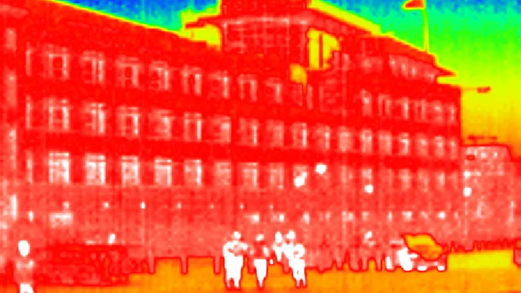 Rozpálené město zobrazené pomocí infrakamery