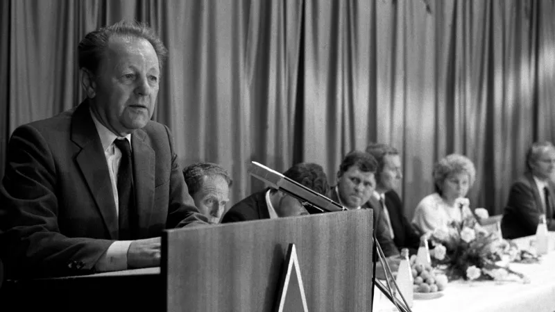 Miloš Jakeš v Červeném Hrádku v červenci 1989