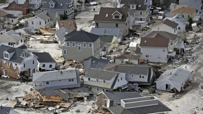 Před rokem udeřil na východ USA hurikán Sandy