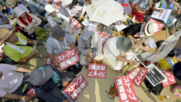 Demonstranti odmítají japonský návrat k jádru