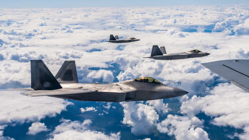 Americké stíhačky F-22 – ilustrační foto