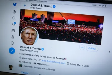 Twitter trvale zablokoval Trumpův účet. Obává se podněcování k násilí