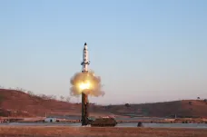 Severní Korea vypálila dvě balistické rakety krátkého doletu