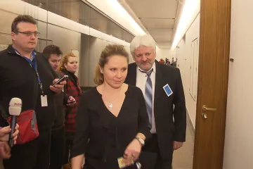 Soudkyně si v rozsudku ke kauze Neograph stěžuje na vyšetřovatele Nevtípila. Stejný policista šetří kauzu Čapí hnízdo