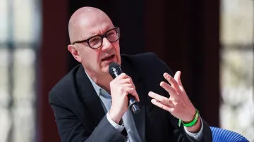 Nový francouzský ministr financí a hospodářství Roland Lescure na snímku z dubna 2025