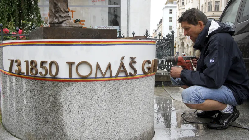 Socha TGM v Karlových Varech