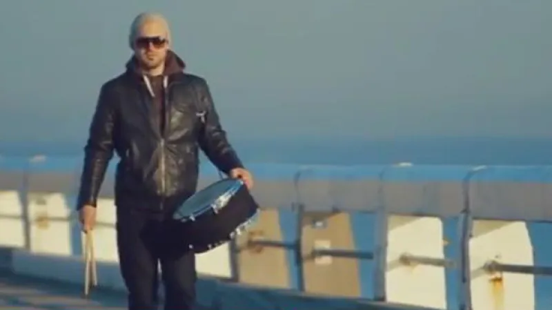 Z klipu Namaluj svítání