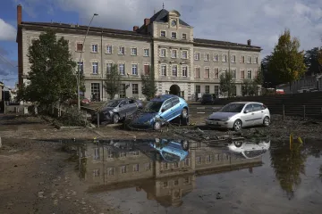 Zaplavené silnice i domy. Povodně ve Francii ničily