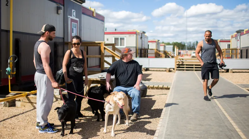 evakuovaní obyvatelé Fort McMurray