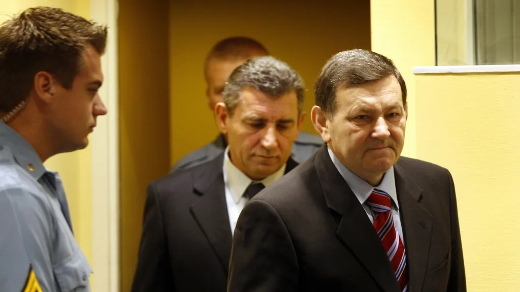 Mladen Markać a Ante Gotovina před tribunálem v Haagu