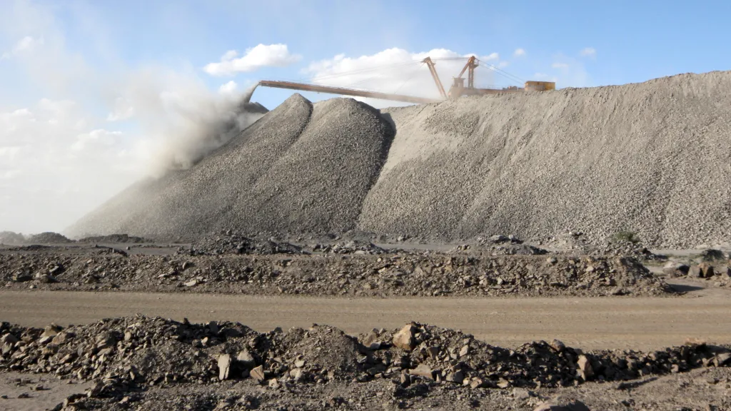 Těžba vzácných zemin v Číně