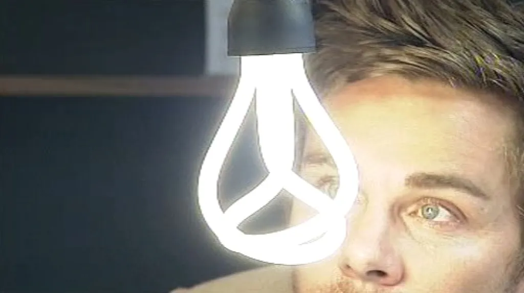 Úsporná žárovka Plumen 001