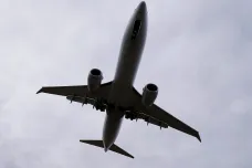 Nehody Boeingů 737 MAX mohou souviset s novým stabilizačním systémem. Pilotům možná chybělo proškolení