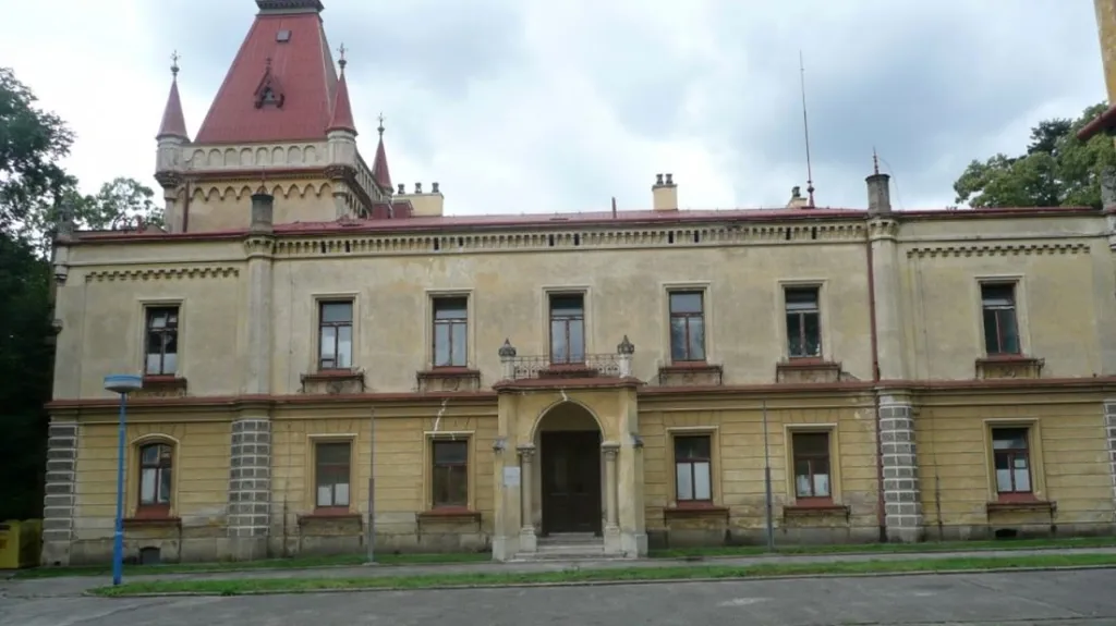 Zámek v obci Přílepy je už léta prázdný