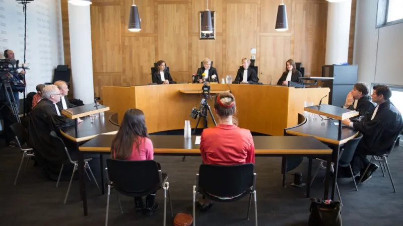 Soudní přelíčení případu, v němž nadace Urgenda zažalovala nizozemskou vládu za pasivní přístup ve věci snižování emisí skleníkových plynů
