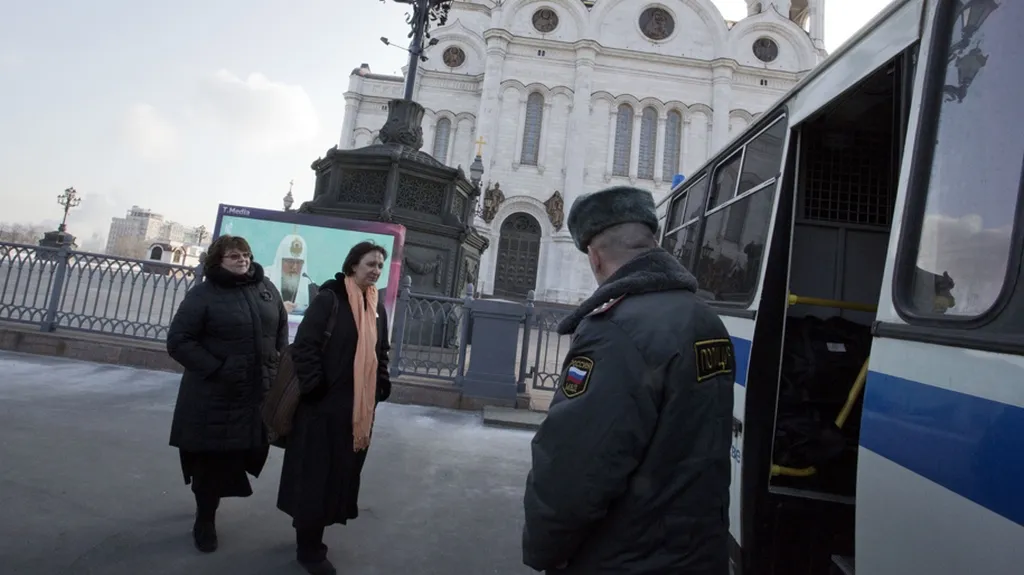 Policie zatkla dvě ženy u chrámu Krista spasitele