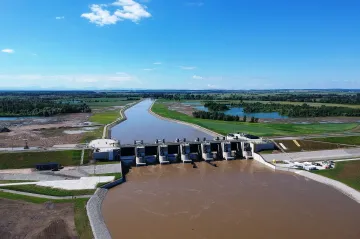 V polské Ratiboři skončily práce na suchém poldru. V budoucnu by se z něj měla stát klasická přehrada