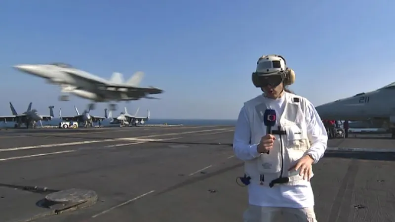 Zpravodaj ČT natáčel na letadlové lodi Harry S. Truman